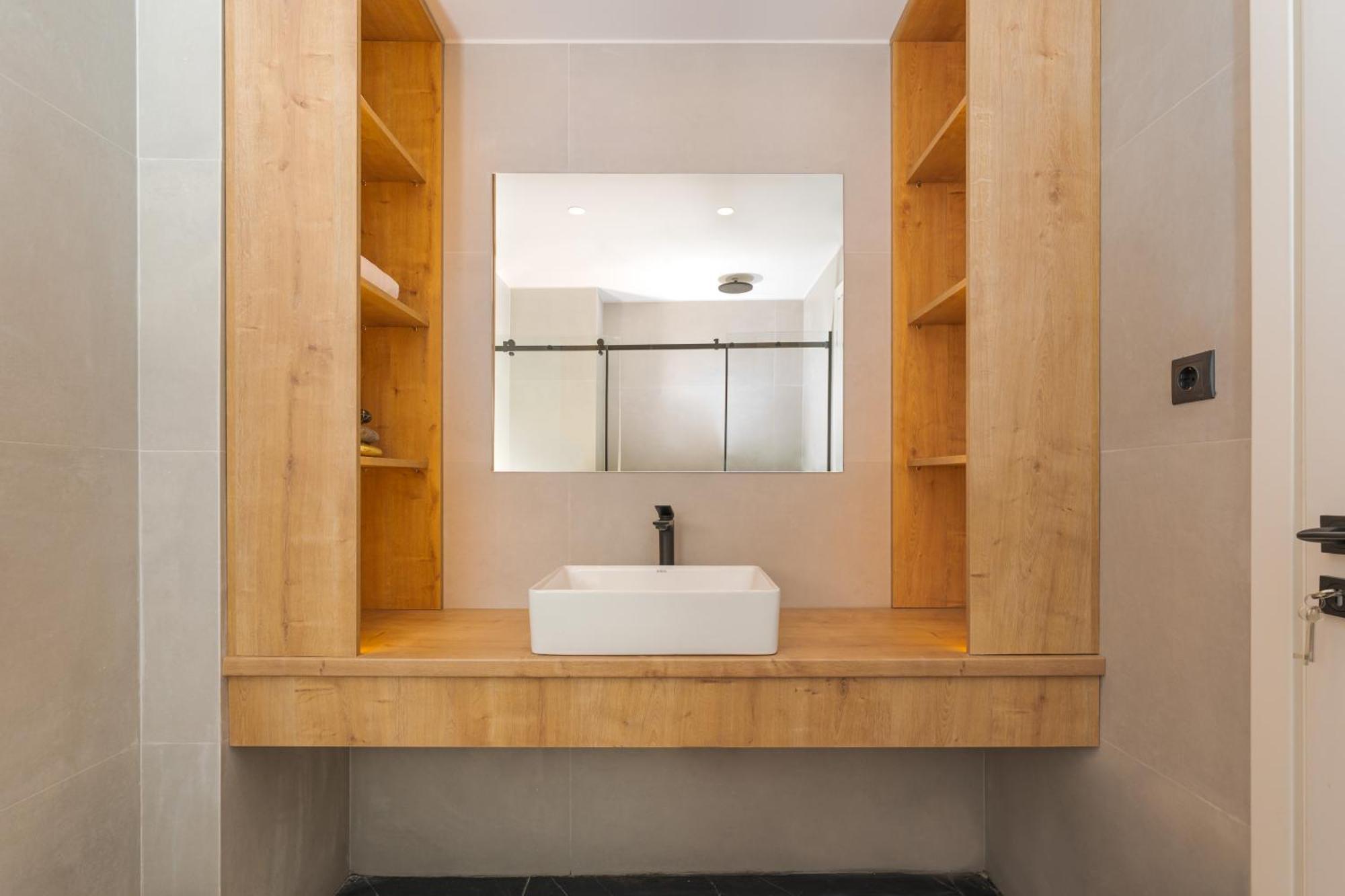 Chic Apartment-2 Bathrooms Athene