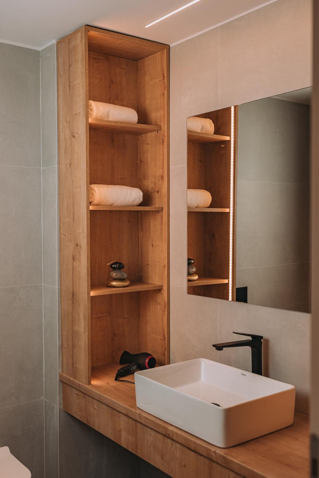 Chic Apartment-2 Bathrooms *